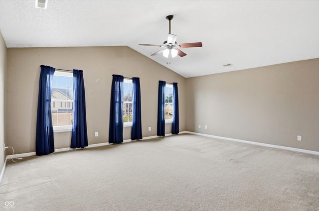 2295 Lakecrest Drive, Columbus, IN 47201