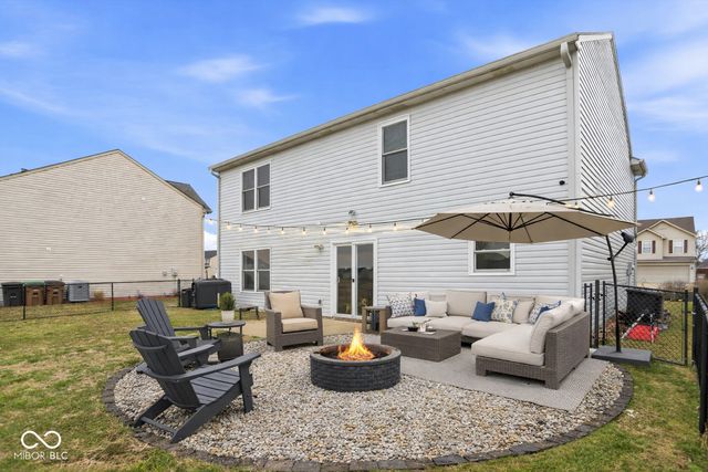 2295 Lakecrest Drive, Columbus, IN 47201