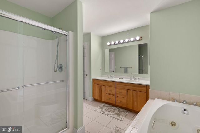 14 BRIARCREEK CT, Newark, DE 19711