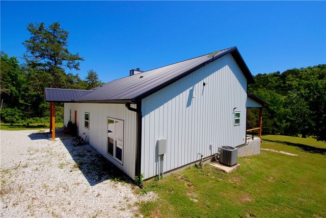 865 County Road 212, Eureka Springs, AR 72631