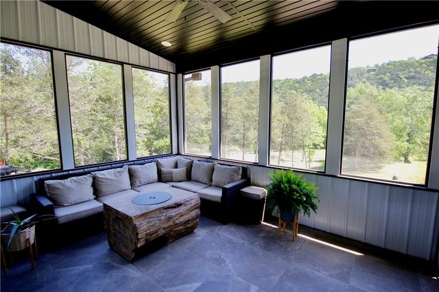 865 County Road 212, Eureka Springs, AR 72631