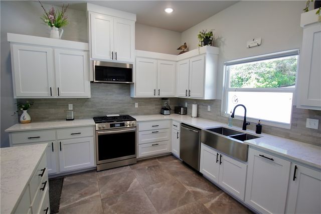 865 County Road 212, Eureka Springs, AR 72631