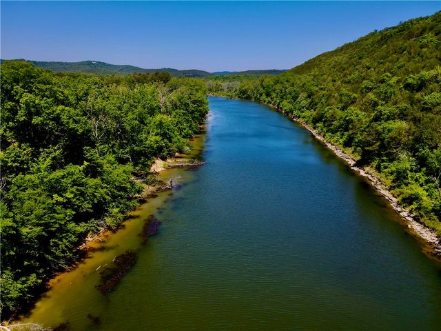 865 County Road 212, Eureka Springs, AR 72631