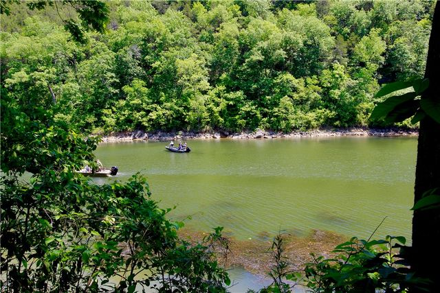 865 County Road 212, Eureka Springs, AR 72631