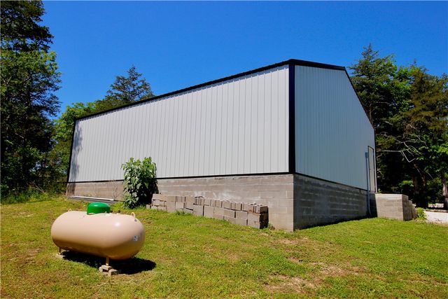 865 County Road 212, Eureka Springs, AR 72631