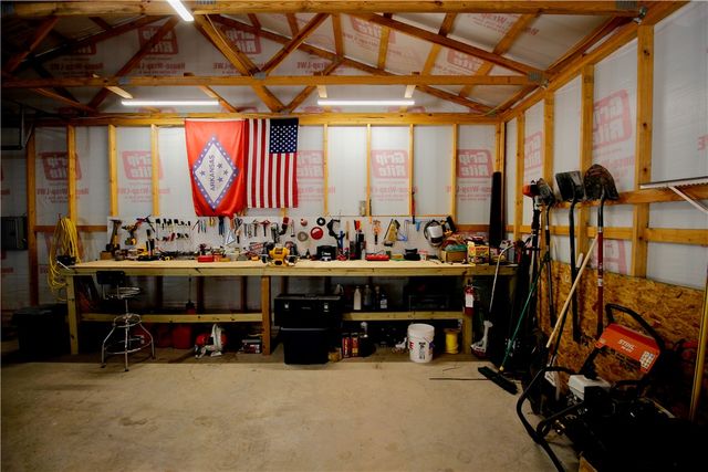 865 County Road 212, Eureka Springs, AR 72631