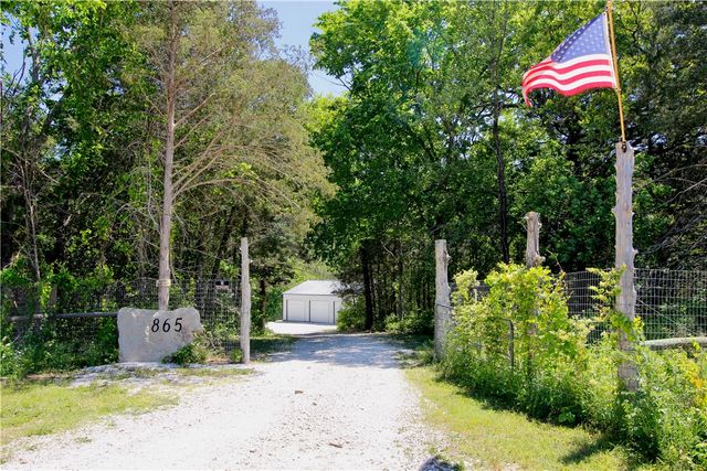 865 County Road 212, Eureka Springs, AR 72631