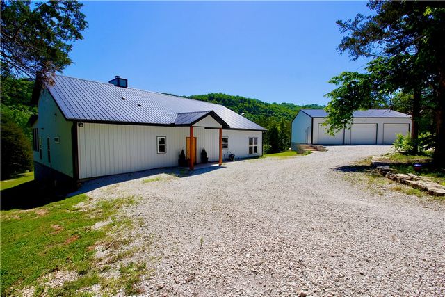 865 County Road 212, Eureka Springs, AR 72631