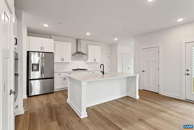 6376 LOUISA RD, Keswick, VA 22947