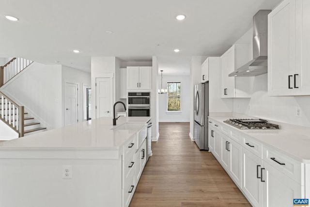 6376 LOUISA RD, Keswick, VA 22947