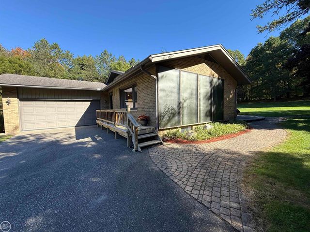 306 N Hurd Road, Ortonville, MI 48462