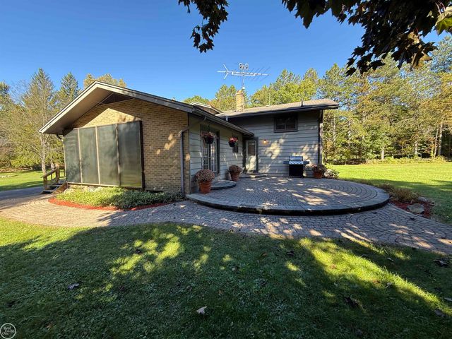 306 N Hurd Road, Ortonville, MI 48462