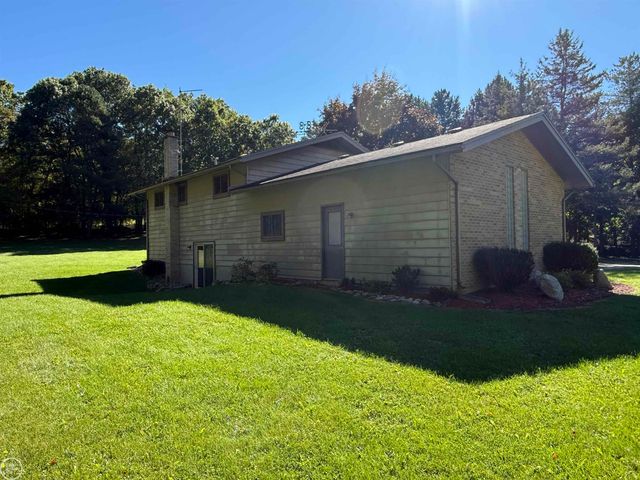 306 N Hurd Road, Ortonville, MI 48462