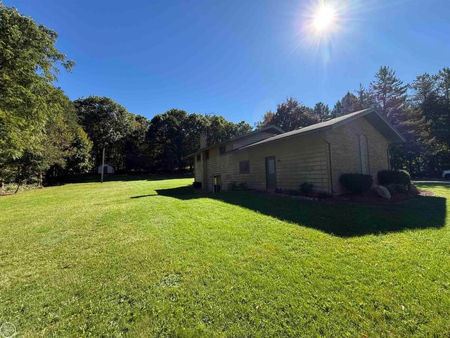 306 N Hurd Road, Ortonville, MI 48462