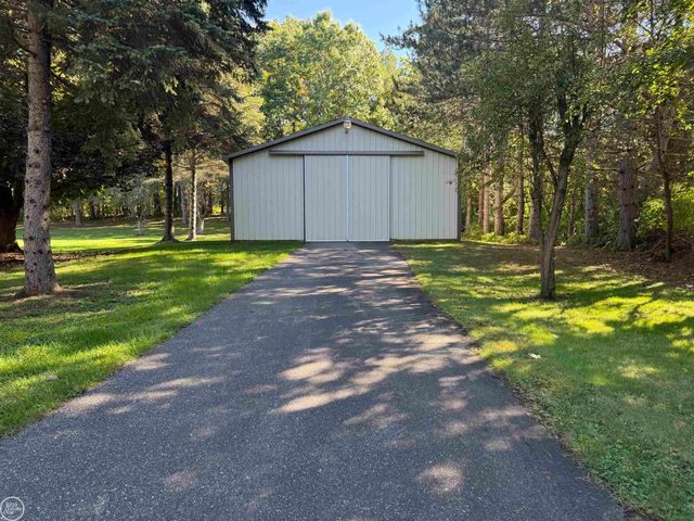 306 N Hurd Road, Ortonville, MI 48462
