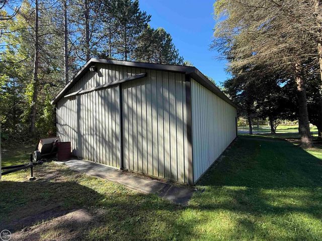 306 N Hurd Road, Ortonville, MI 48462