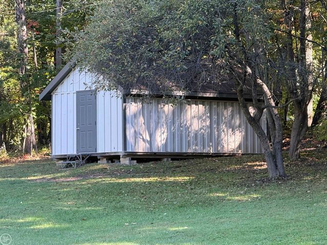 306 N Hurd Road, Ortonville, MI 48462