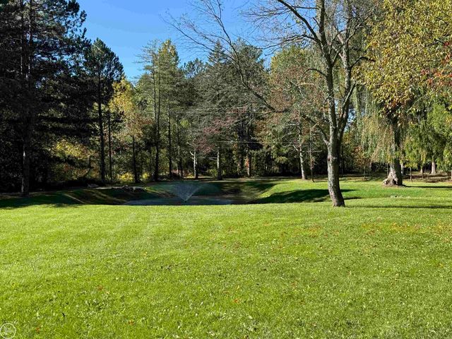306 N Hurd Road, Ortonville, MI 48462