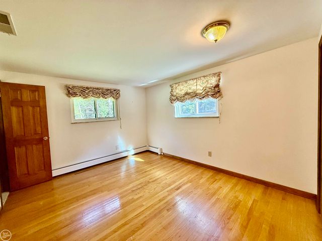 306 N Hurd Road, Ortonville, MI 48462