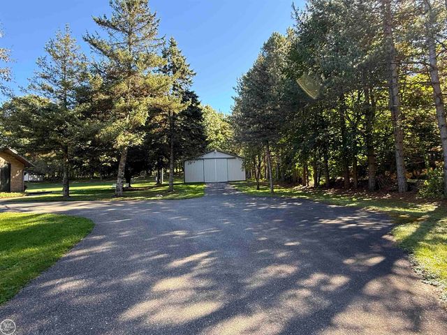 306 N Hurd Road, Ortonville, MI 48462