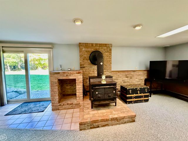 306 N Hurd Road, Ortonville, MI 48462