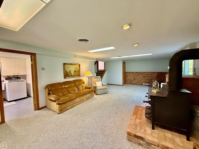 306 N Hurd Road, Ortonville, MI 48462