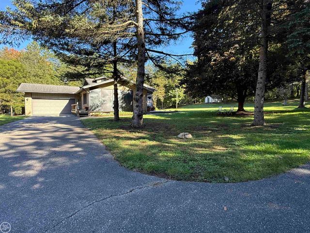 306 N Hurd Road, Ortonville, MI 48462