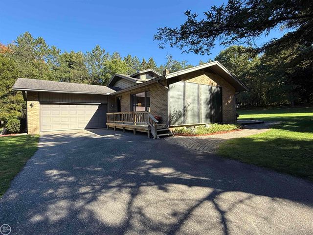 306 N Hurd Road, Ortonville, MI 48462