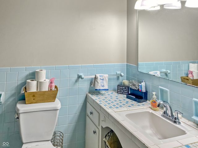 4338 Westbourne Drive, Indianapolis, IN 46205