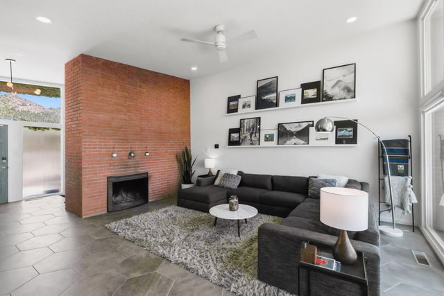 803 Martingale Lane SE, Albuquerque, NM 87123