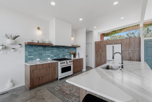 803 Martingale Lane SE, Albuquerque, NM 87123