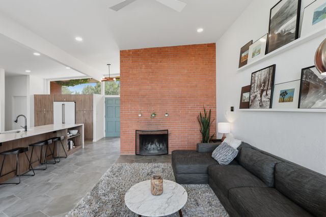 803 Martingale Lane SE, Albuquerque, NM 87123