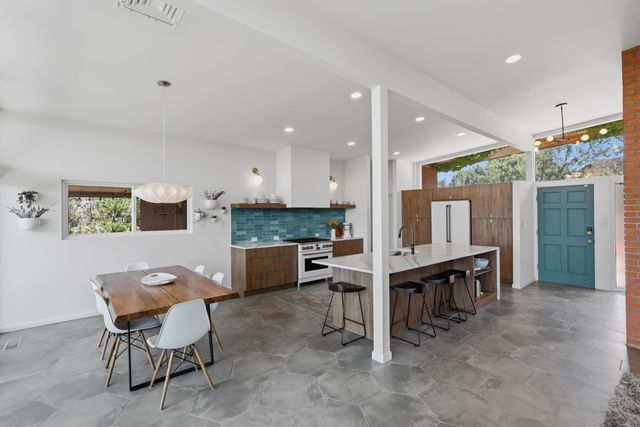 803 Martingale Lane SE, Albuquerque, NM 87123