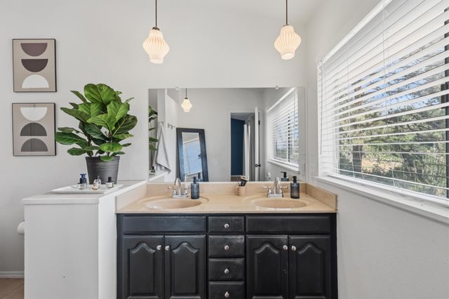803 Martingale Lane SE, Albuquerque, NM 87123