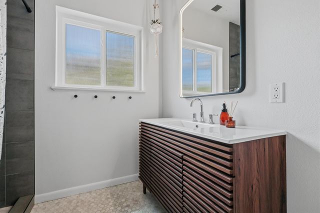 803 Martingale Lane SE, Albuquerque, NM 87123