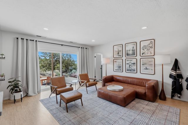 803 Martingale Lane SE, Albuquerque, NM 87123