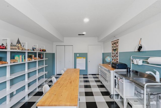 803 Martingale Lane SE, Albuquerque, NM 87123