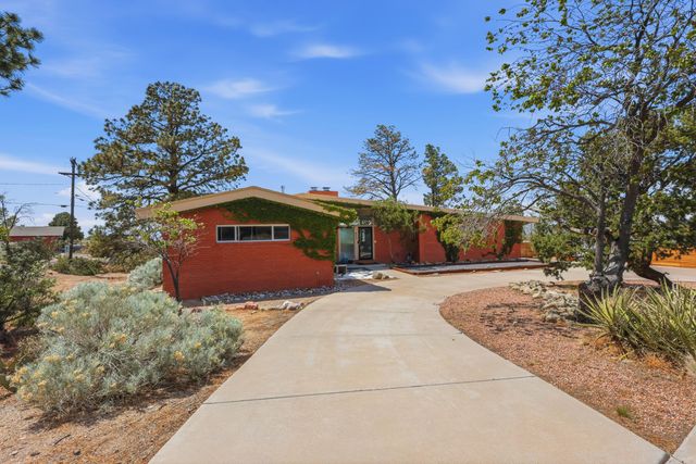 803 Martingale Lane SE, Albuquerque, NM 87123