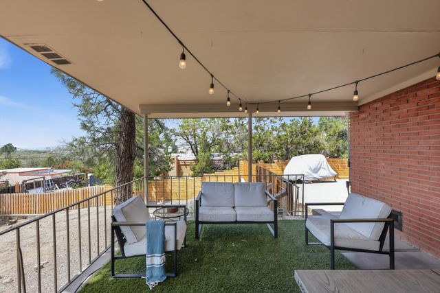 803 Martingale Lane SE, Albuquerque, NM 87123