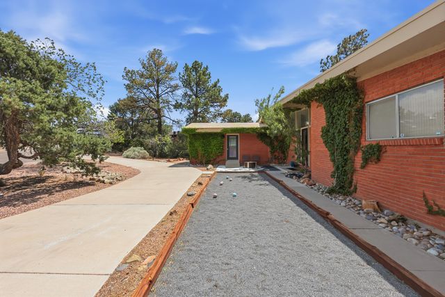803 Martingale Lane SE, Albuquerque, NM 87123