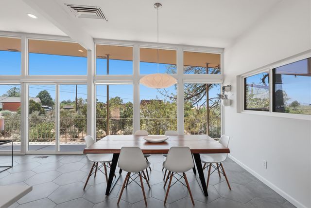 803 Martingale Lane SE, Albuquerque, NM 87123