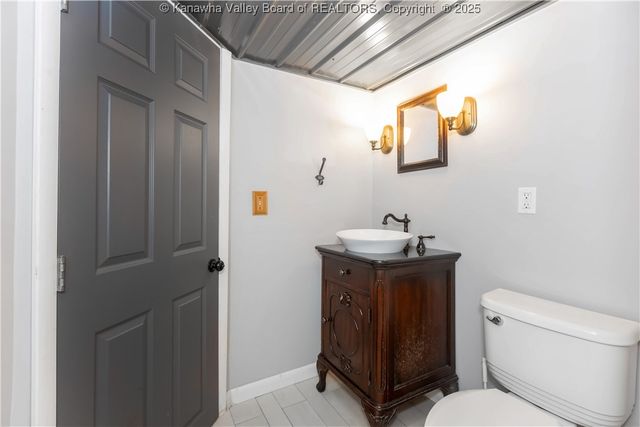 2136 Grandview Ridge Road, Red House, WV 25168