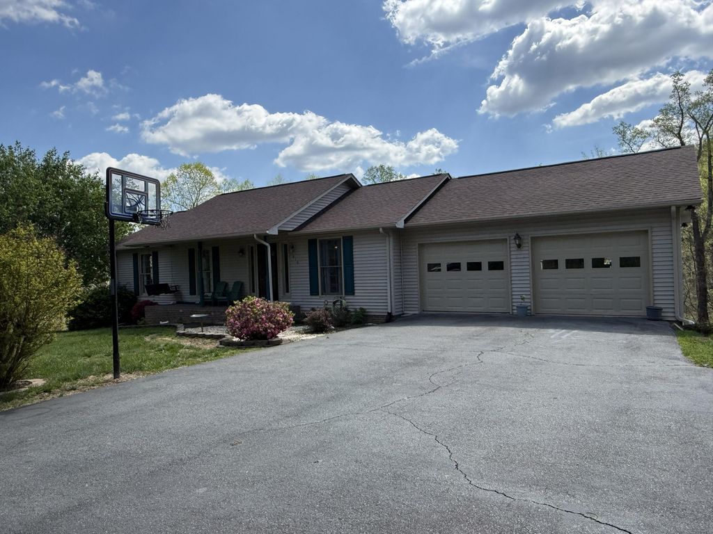 616 Dry Hill RD, Ferrum, VA 24088