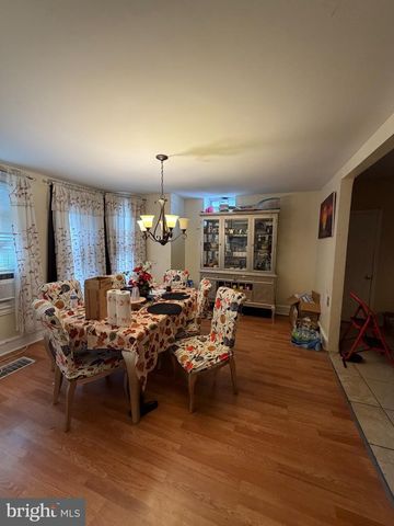 212 N MAPLE AVE, Lansdowne, PA 19050