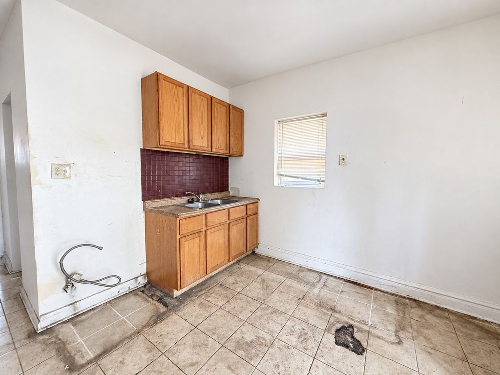 926 N Lavergne Avenue, Chicago, IL 60651 — photo 4