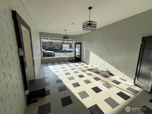 3825 6th Ave, Tacoma, WA 98406