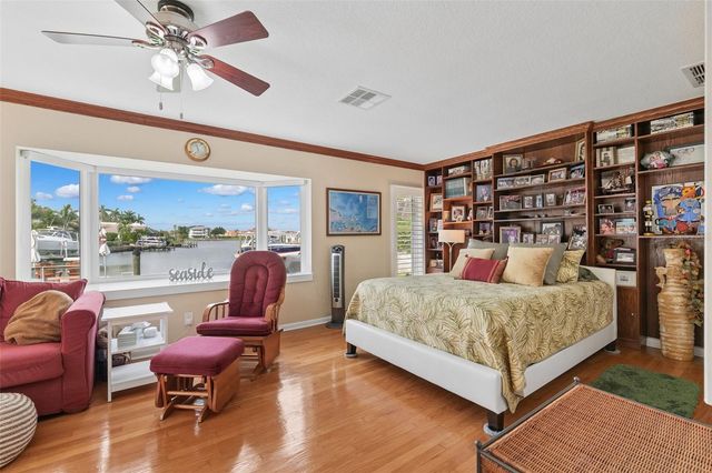 5860 LEELAND STREET S, St Petersburg, FL 33715