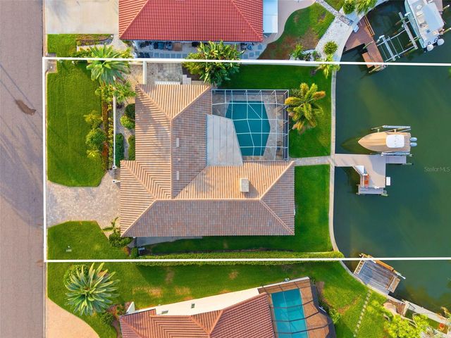5860 LEELAND STREET S, St Petersburg, FL 33715