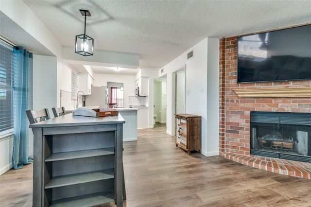 627 Lemon Drive, Arlington, TX 76018