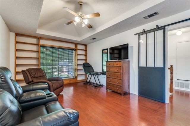 627 Lemon Drive, Arlington, TX 76018